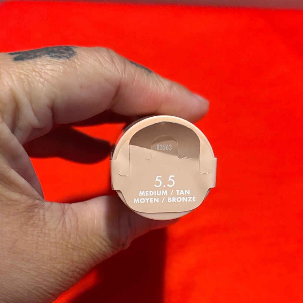 NEW ELF Halo Glow Liquid Filter - Medium/Tan - Picture 5 of 6